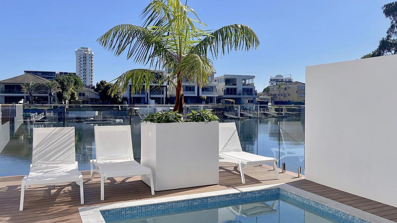 E.S. Surfers Paradise Apartment โกลด์โคสต์ ภายนอก รูปภาพ