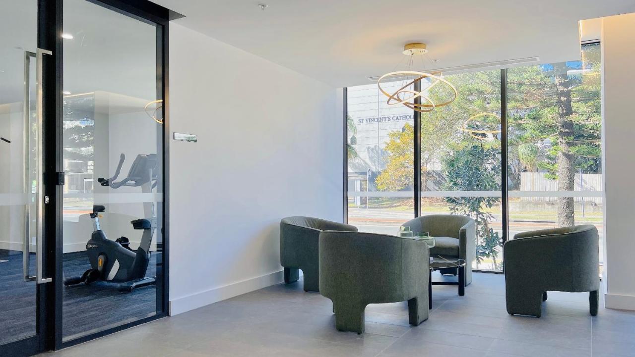 E.S. Surfers Paradise Apartment โกลด์โคสต์ ภายนอก รูปภาพ
